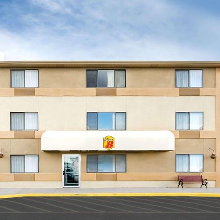 Super 8 By Wyndham Cedar City Bagian luar foto