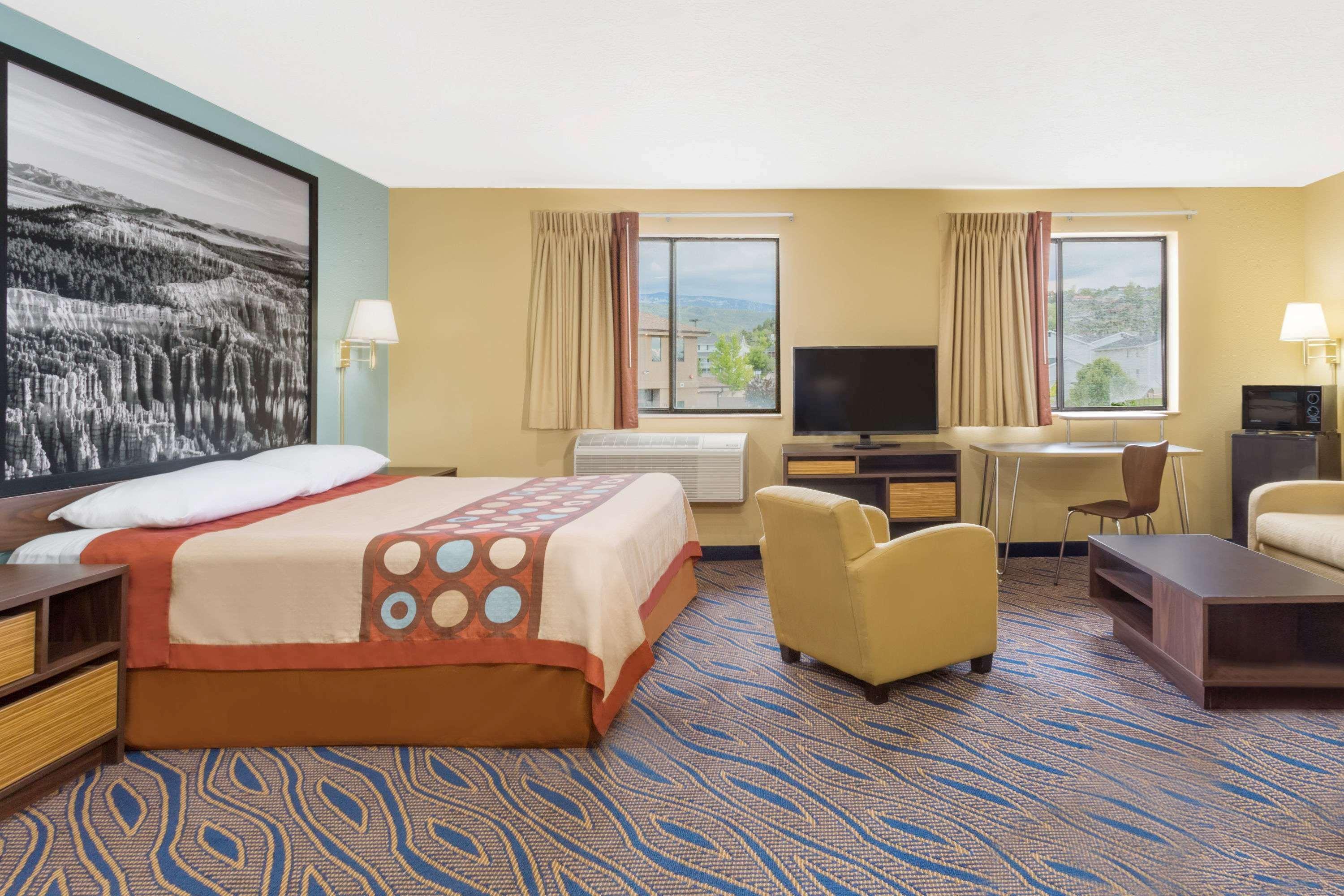 Super 8 By Wyndham Cedar City Bagian luar foto