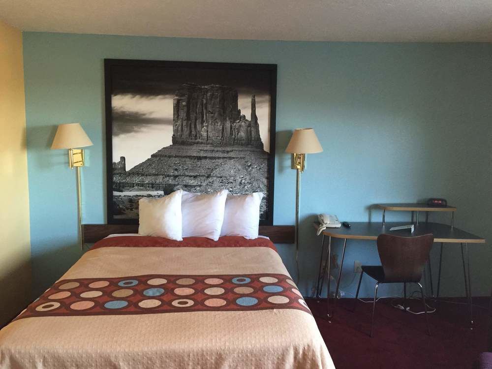 Super 8 By Wyndham Cedar City Bagian luar foto