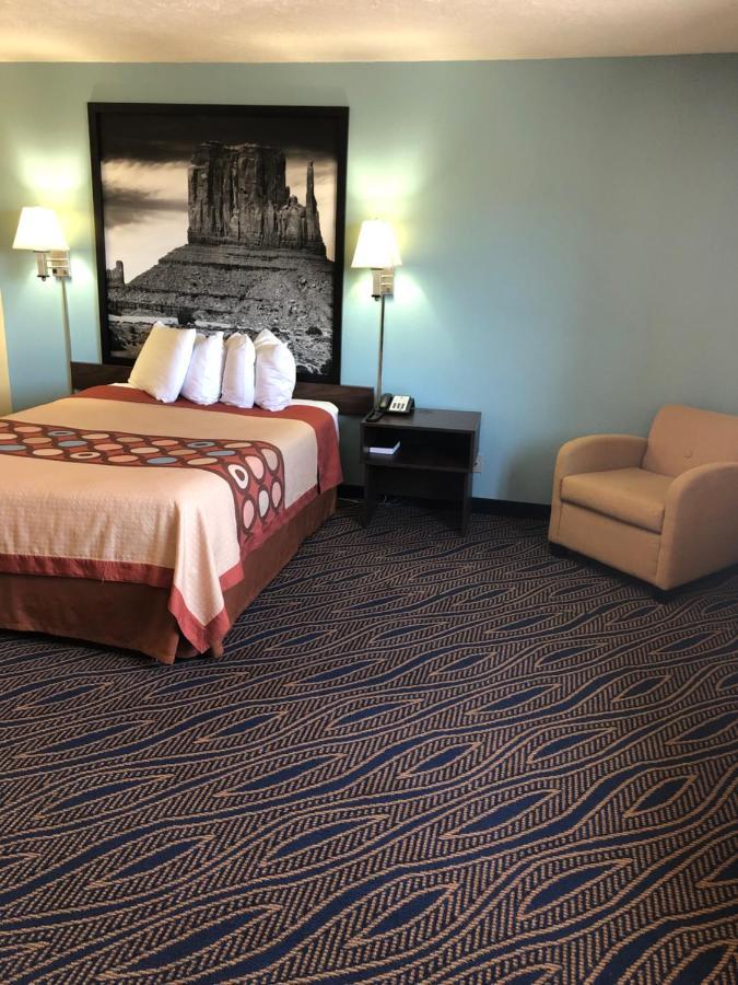 Super 8 By Wyndham Cedar City Bagian luar foto